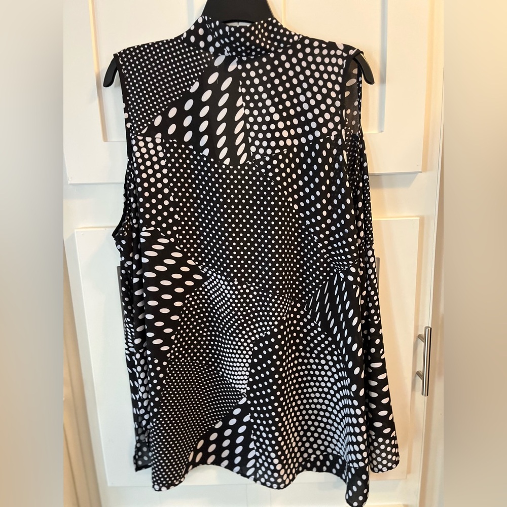 Sleeveless Black & White Polka Dot Blouse - Picture 2 of 6